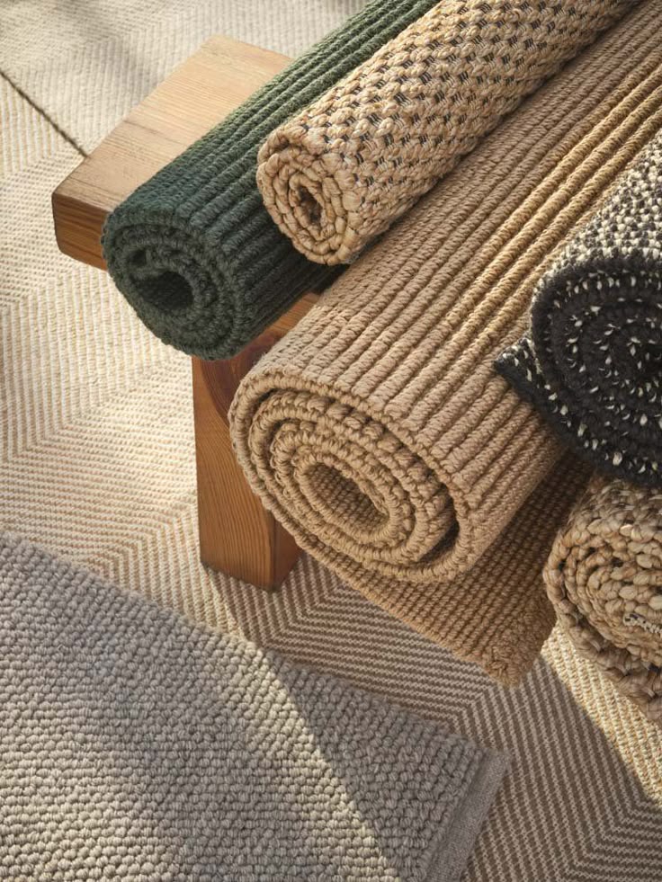 RUGS & CARPET