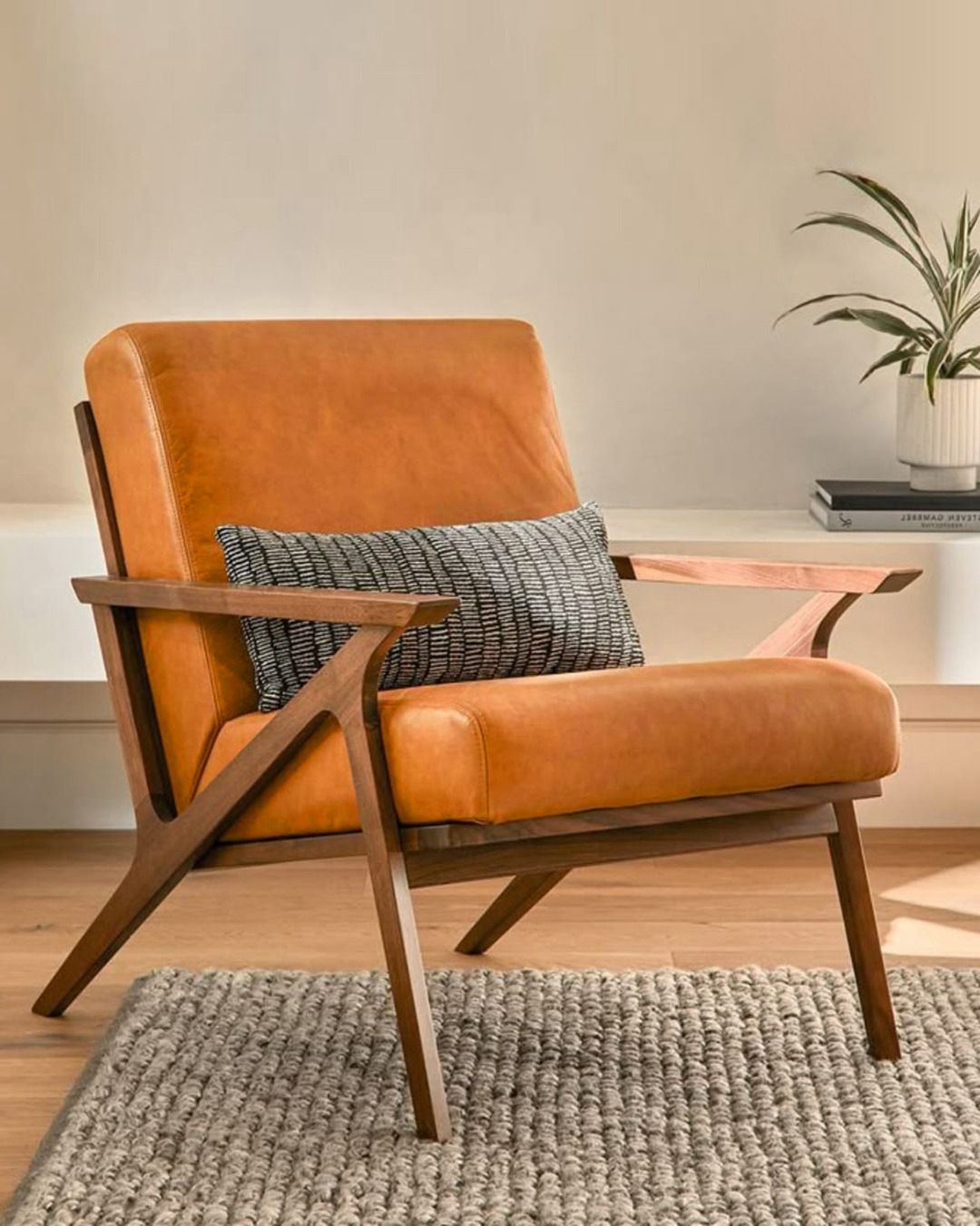 Huma Arm Chair