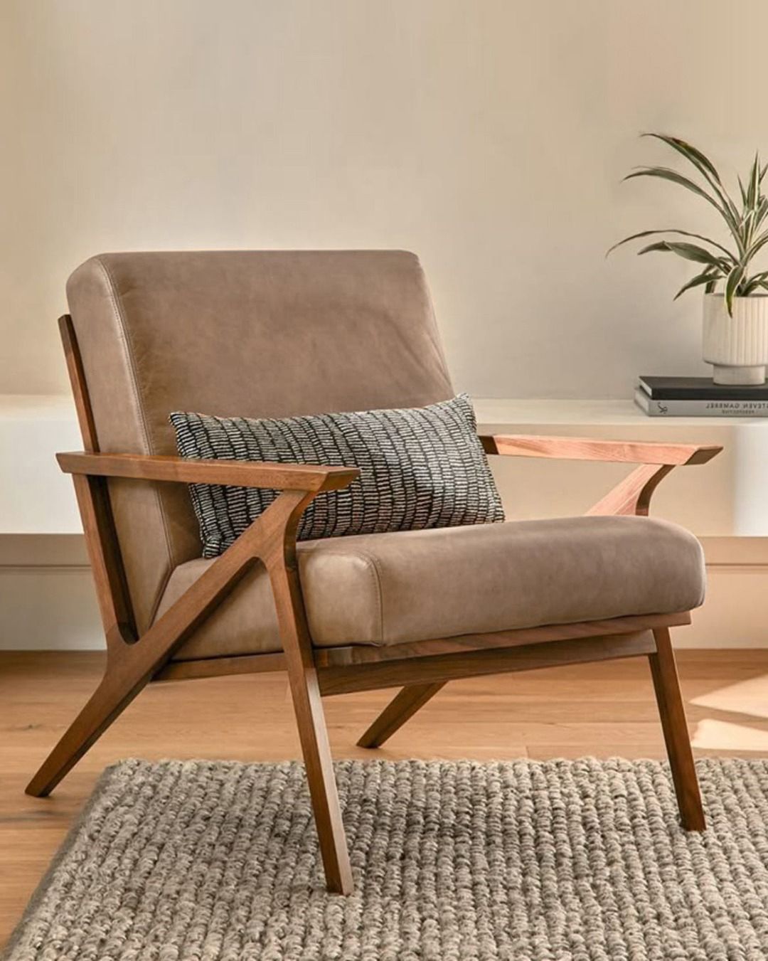 Huma Arm Chair
